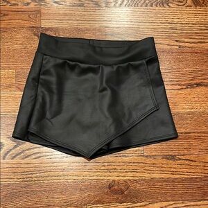 🩷Cheryl Kids Creations sold out everywhere kids size Medium